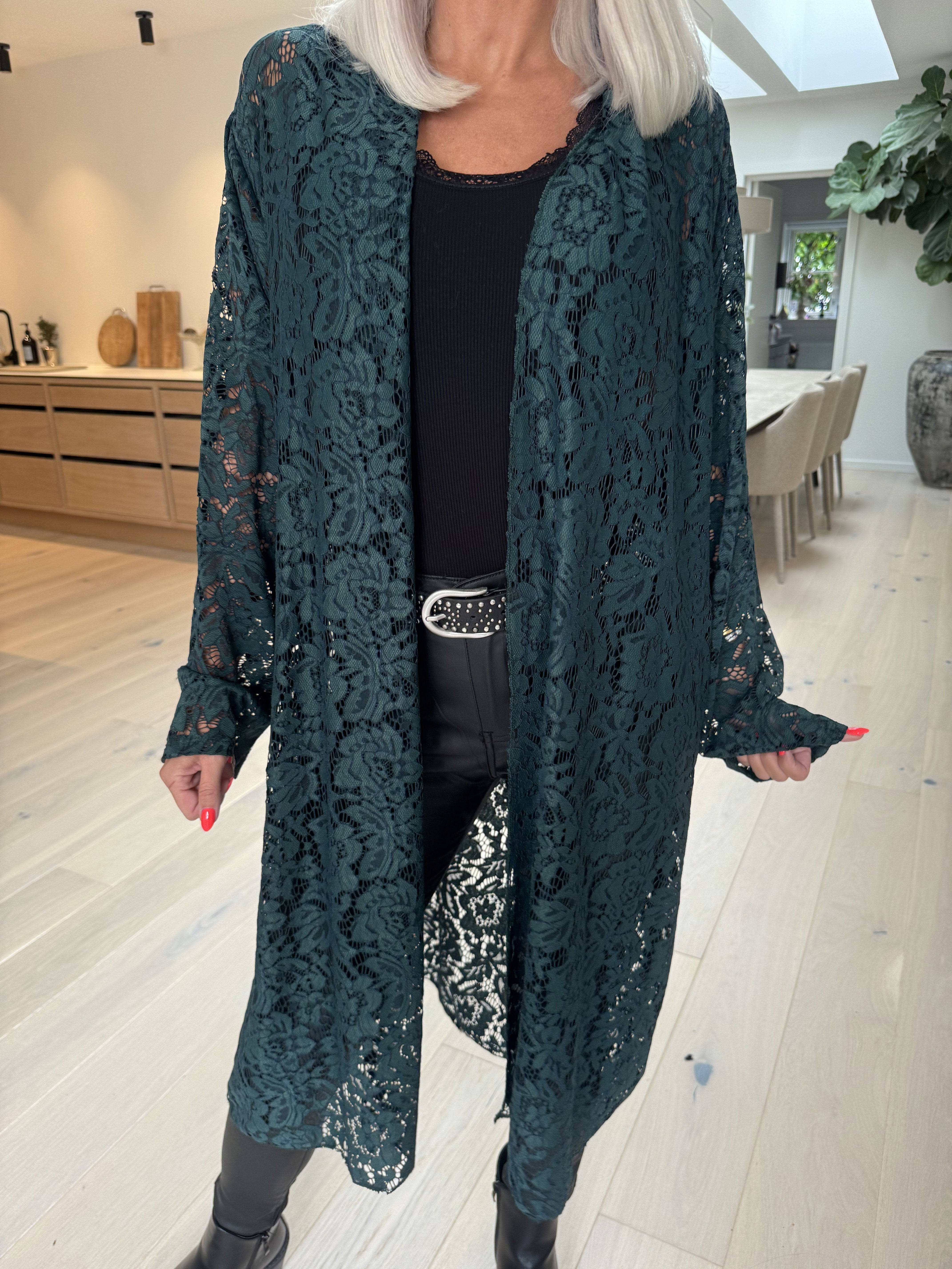 Cece - Cardigan i mjuk spets med stretch